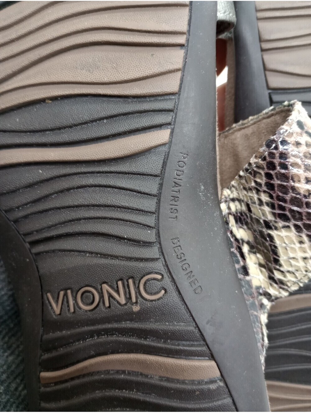 Vionic Sandals Size 7 Animal Print 217 - Picture 6 of 7